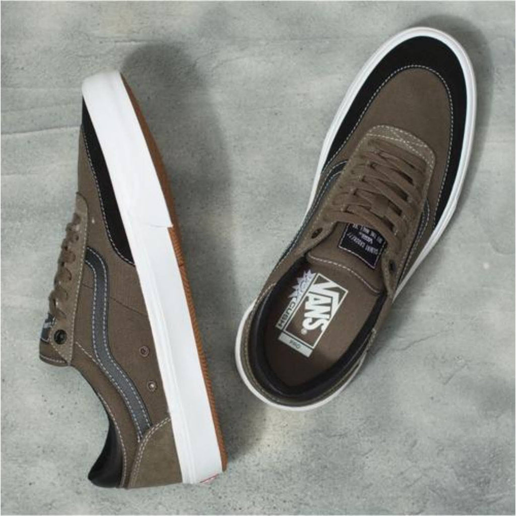 White Skate Shoes H479
