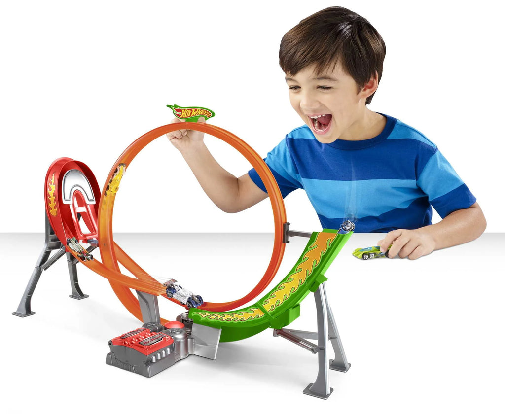 Motorized Raceway Track Set with 5 Cars 1:64 Scale W306