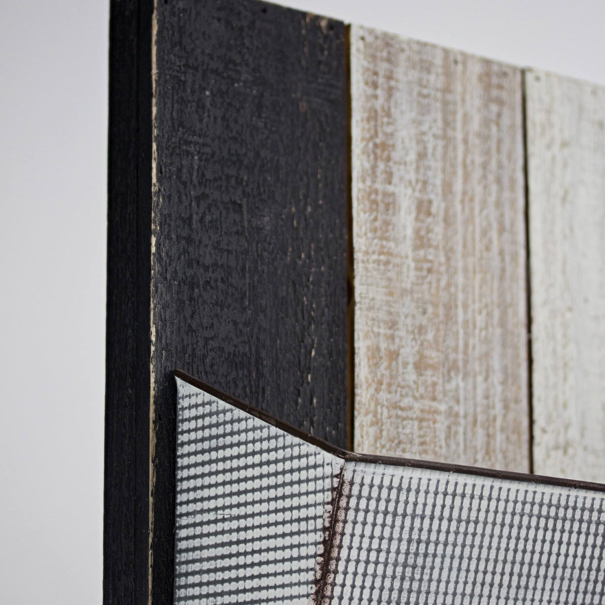 Wood and Metal Wall Hanging Magazine Rack E776574
