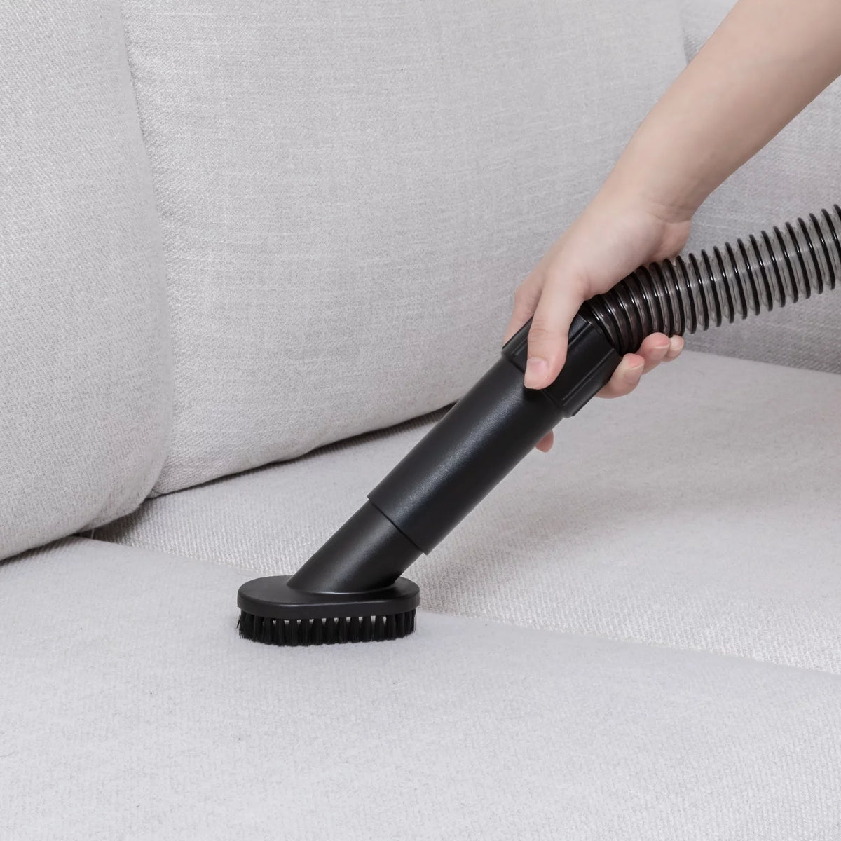 Bagless Upright Vacuum Cleaner V954999