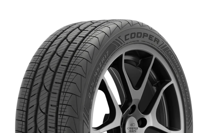 225/45ZR19 96W Performance Tire N982469