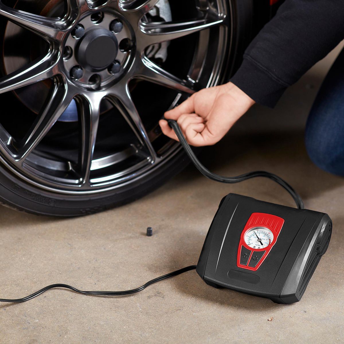 12V Portable Tire Inflator with LED Light V453083