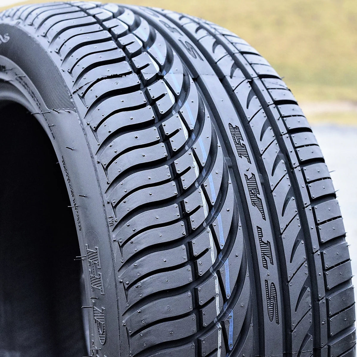 215/60R16 99V XL All Season Performance Tire J581959