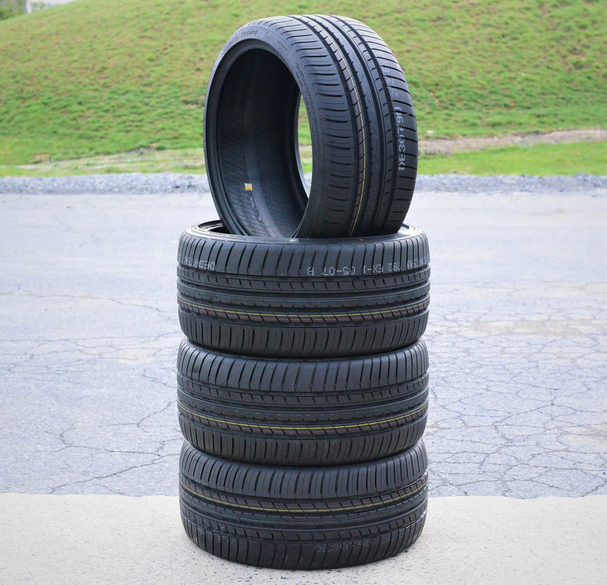 235/40ZR19 96Y XL High Performance Tire O29887