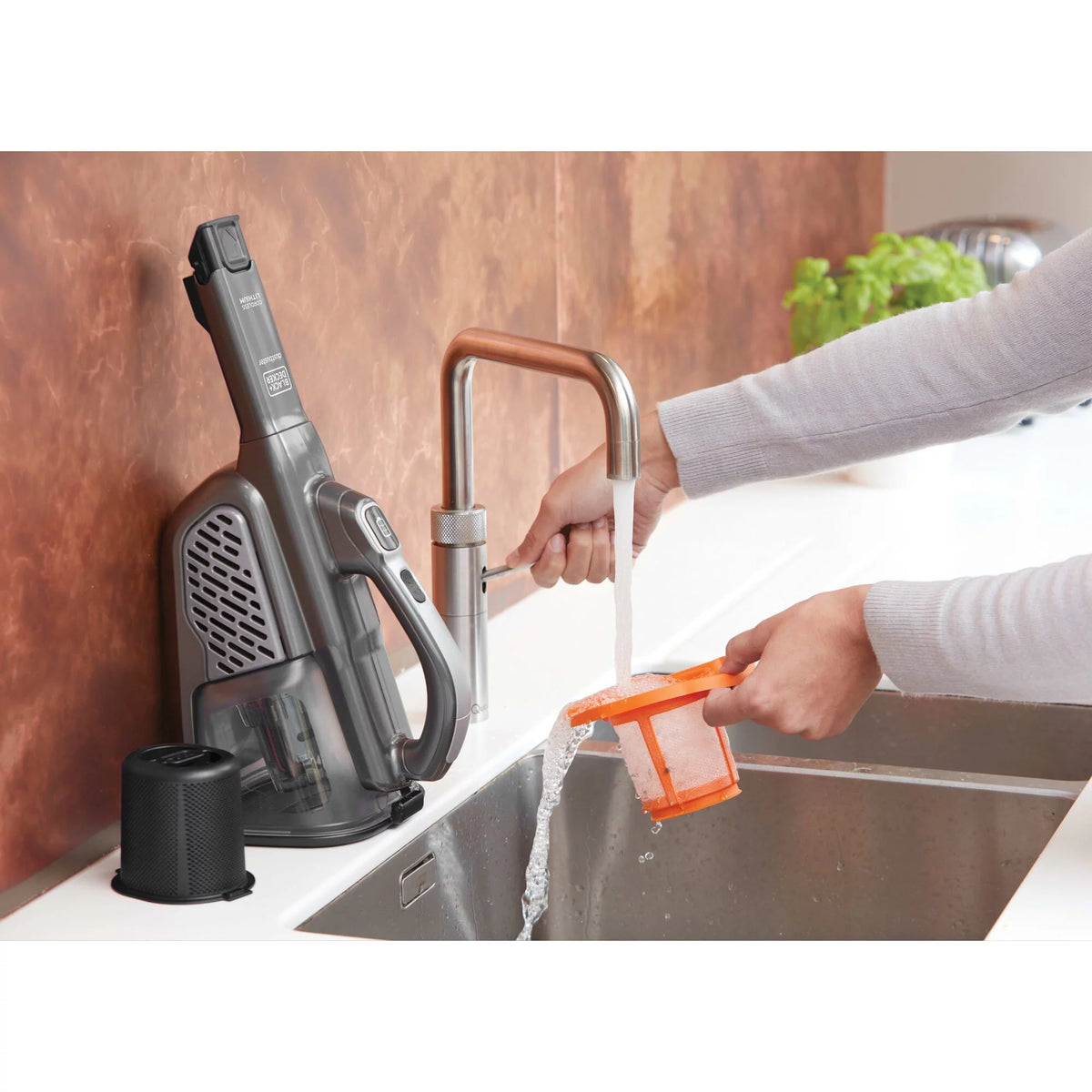 Cordless Handheld Vacuum with Powered Pet Head T78089