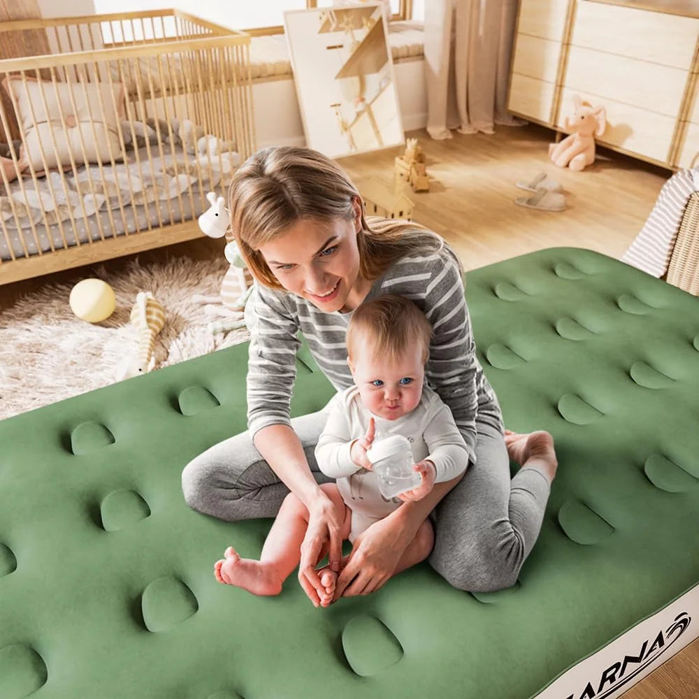 Twin Size Air Mattress with Built-in Pump B51748