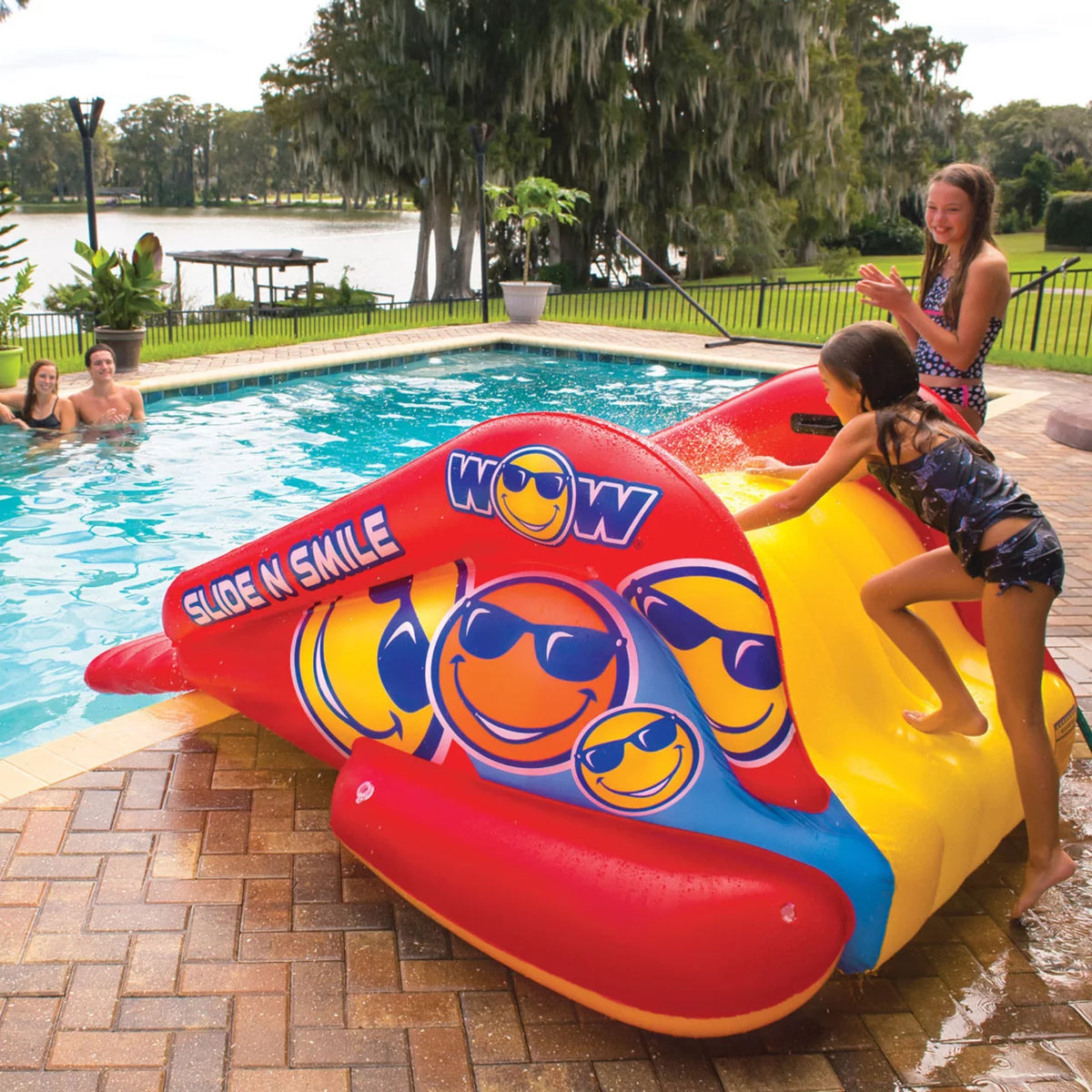 Inflatable Pool Slide with Sprinklers B913