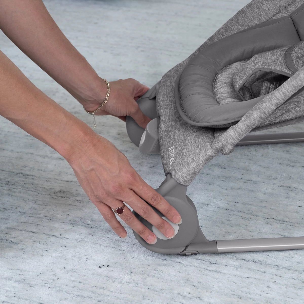 2-in-1 Baby Bouncer & Rocker, Light Gray Tweed U967