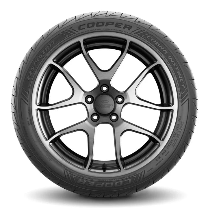 225/45ZR19 96W Performance Tire N982469