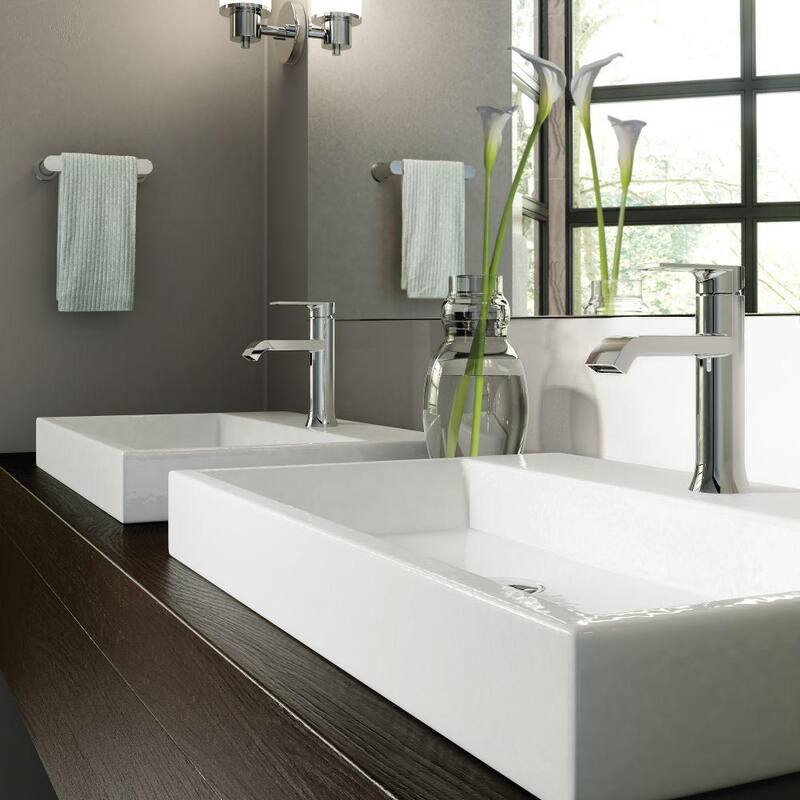 Single Handle Single Hole Bathroom Faucet in Chrome Y60383